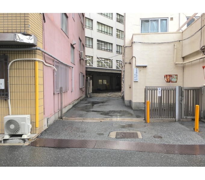 駐車場入口