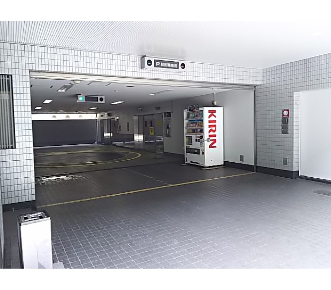 駐車場入口