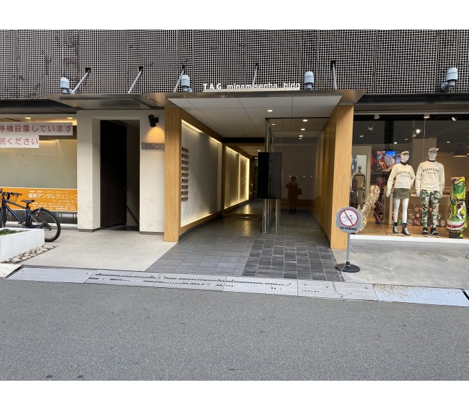 正面玄関