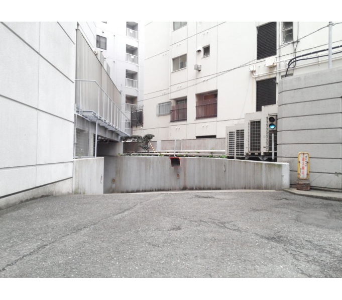 駐車場入口