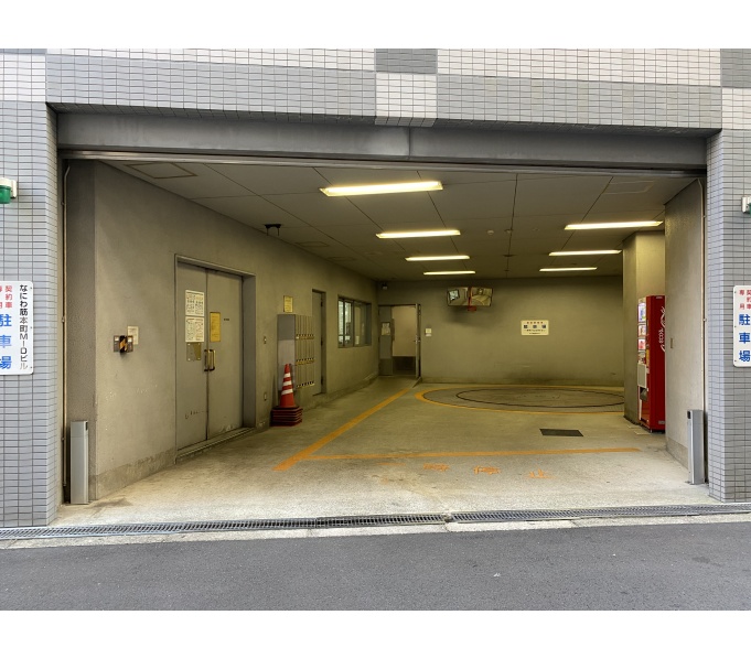 駐車場入口