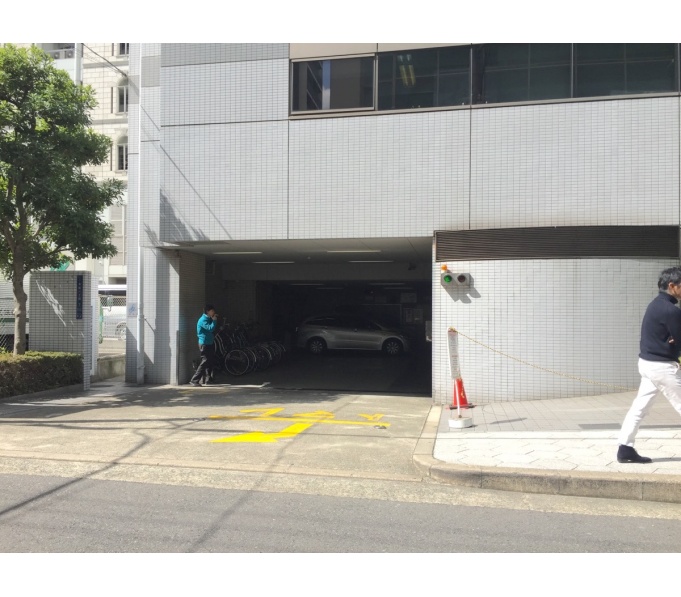 駐車場入口