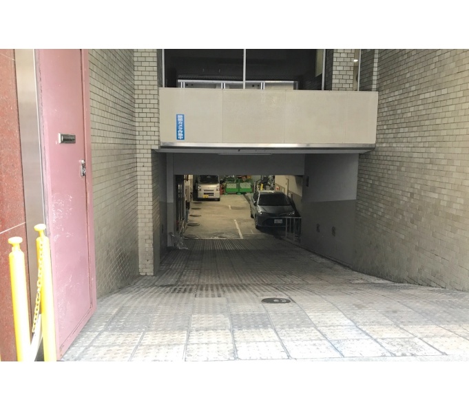 駐車場入口
