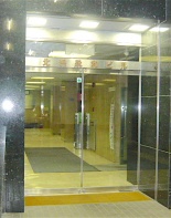 正面玄関